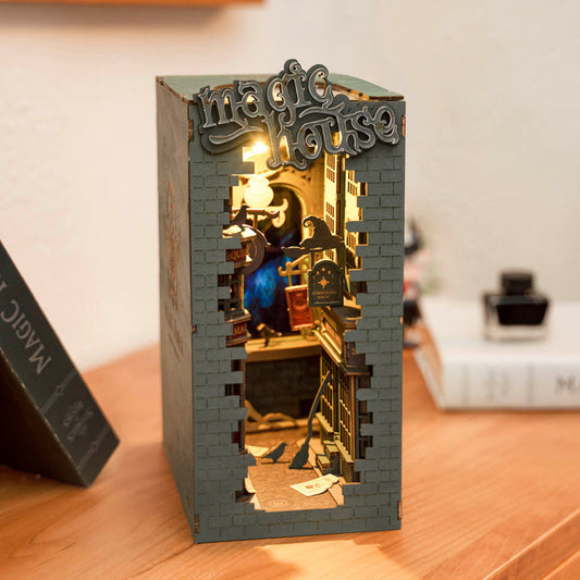 Maqueta: Book nook estudio de magia