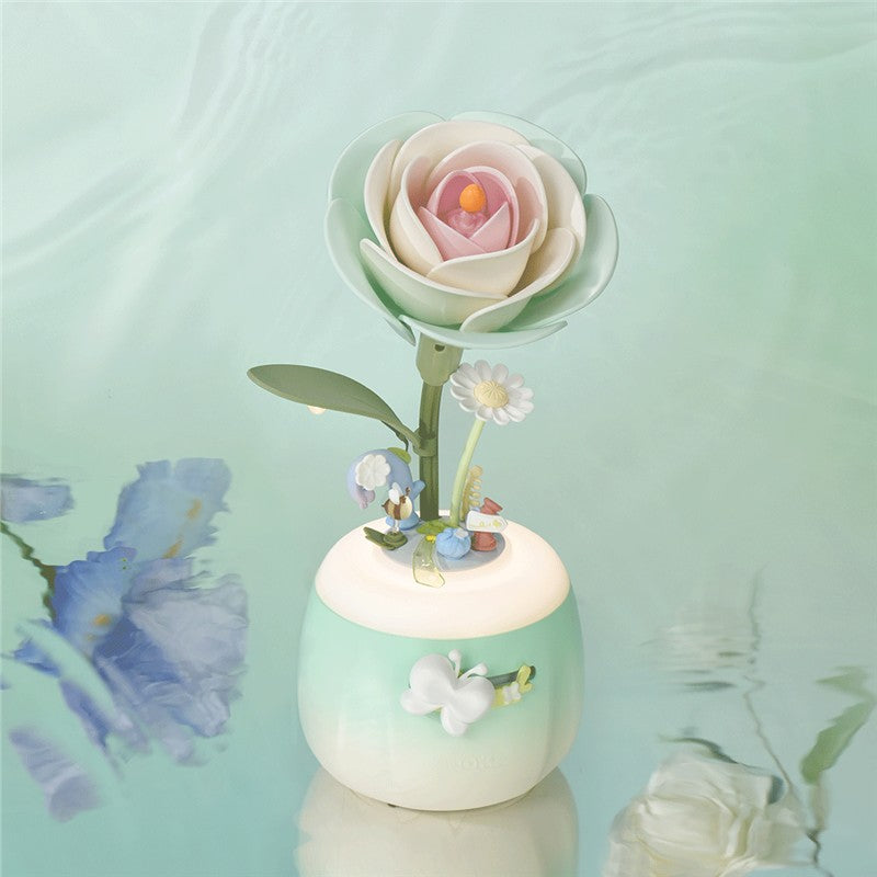 Minty Camellia Lamp