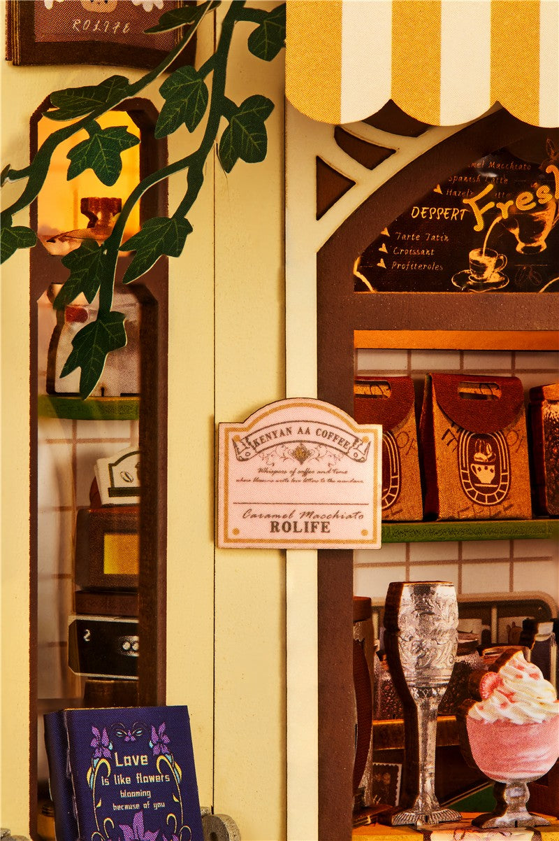 HOLIDAY CAFÉ